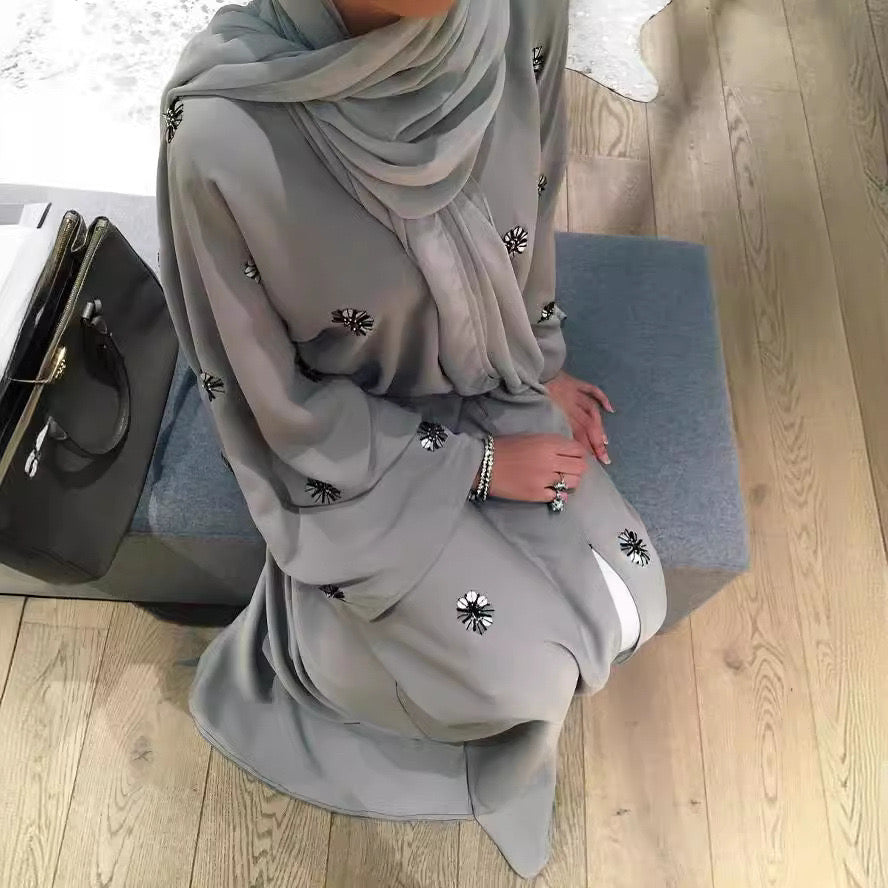 Abaya mit Strassblumen